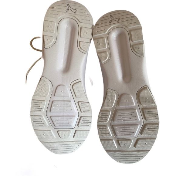 NWOB PUMA SOFT FOAM 'ADELA' SNEAKERS SIZE 6.5 - Picture 4 of 6